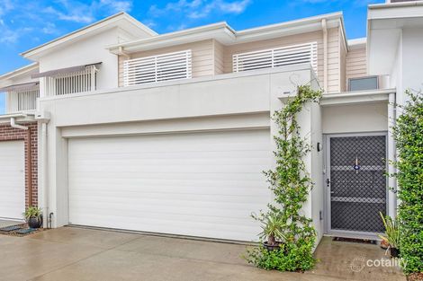 Property photo of 27/1-2 Waters Close Hope Island QLD 4212