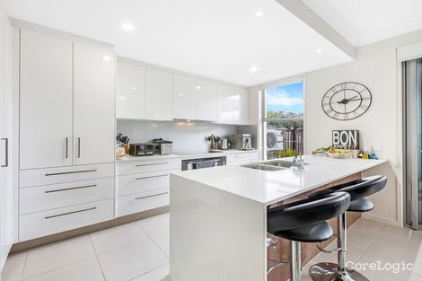 Property photo of 27/1-2 Waters Close Hope Island QLD 4212