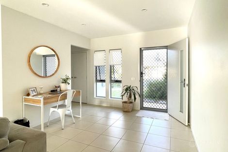 6 Mclean St, Ripley, QLD 4306