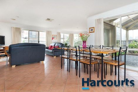 Property photo of 11 Lochard Terrace Narre Warren South VIC 3805