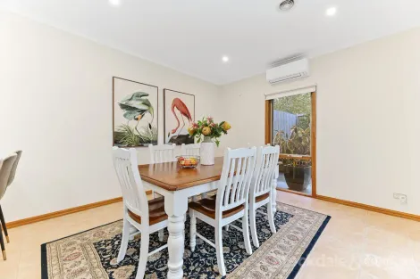 Property photo of 7/8-13 Adelaide Close Berwick VIC 3806