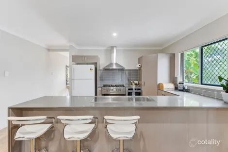 Property photo of 8 Amiable Place McDowall QLD 4053