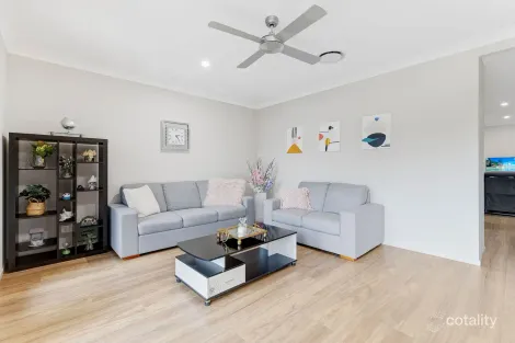 Property photo of 8 Amiable Place McDowall QLD 4053