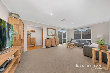 Property photo of 9 Gloaming Court Mill Park VIC 3082