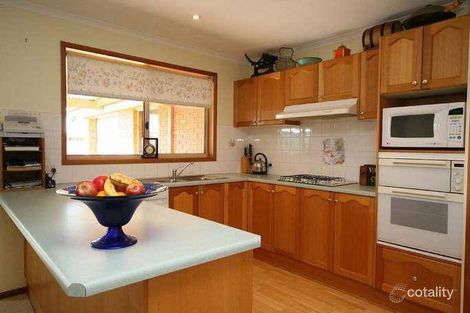Property photo of 11 Falcon Circuit West Wodonga VIC 3690