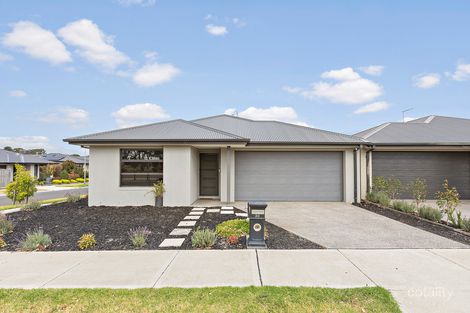 Property photo of 30 Diplomat Crescent Cranbourne South VIC 3977