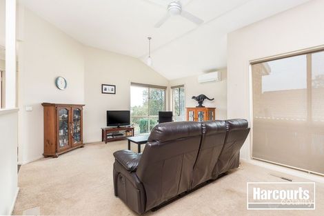 Property photo of 9 Ellaswood Close Berwick VIC 3806