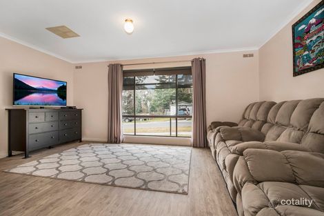 Property photo of 2A Pethard Place Golden Square VIC 3555