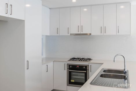 Property photo of 15A Aquaviva Circle Viveash WA 6056