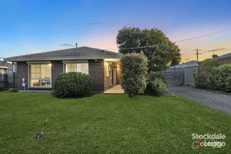 Property photo of 4 Isaac Smith Crescent Cranbourne VIC 3977