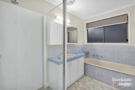 Property photo of 4 Isaac Smith Crescent Cranbourne VIC 3977