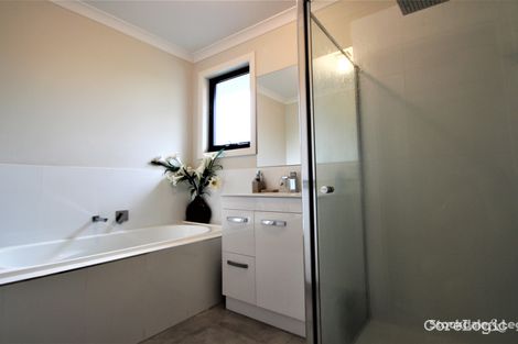 Property photo of 1/894 High Street Road Glen Waverley VIC 3150
