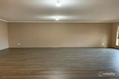 Property photo of 34 Bradman Drive Tarneit VIC 3029