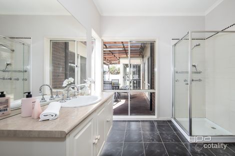 Property photo of 16 Reigate Street Caroline Springs VIC 3023