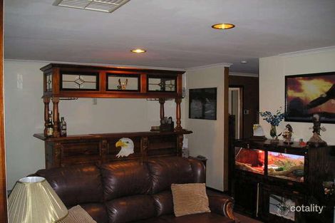 Property photo of 5 Calrossie Close Endeavour Hills VIC 3802