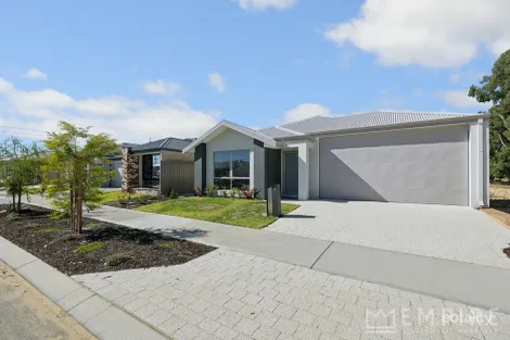 4 Calabria St, Hammond Park, WA 6164