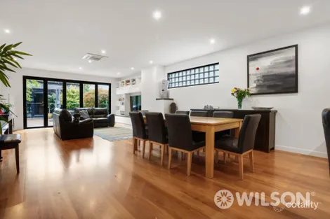 1/2 Salisbury St, Caulfield North, VIC 3161