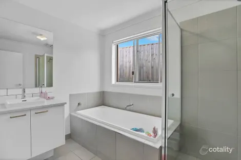 Property photo of 19 Kookaburra Grove Neerim South VIC 3831