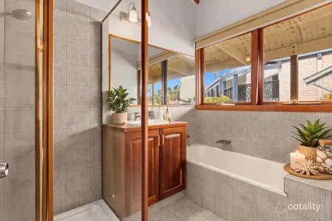 Property photo of 5 Surfside Crescent Pottsville NSW 2489
