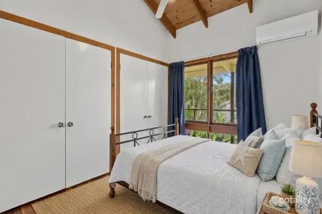 Property photo of 5 Surfside Crescent Pottsville NSW 2489