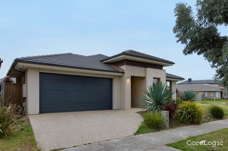 Property photo of 8 Amaroo Walk Werribee VIC 3030