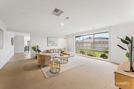 Property photo of 8 Amaroo Walk Werribee VIC 3030