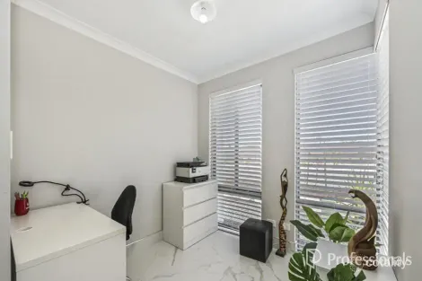 Property photo of 14 Hooded Chase Alkimos WA 6038