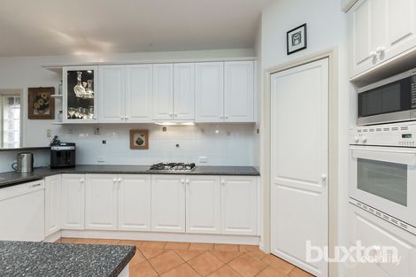 Property photo of 30 Lansbury Crescent Highton VIC 3216