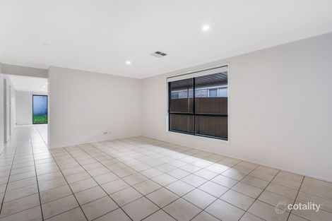Property photo of 21 Tabletop Circuit Horningsea Park NSW 2171