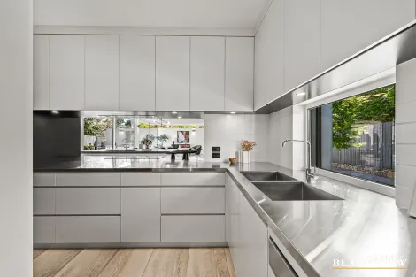 Property photo of 104 Captain Cook Crescent Narrabundah ACT 2604