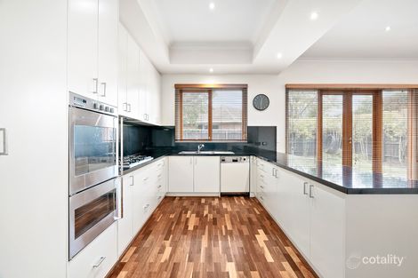 Property photo of 33 Kent Grove Caulfield North VIC 3161