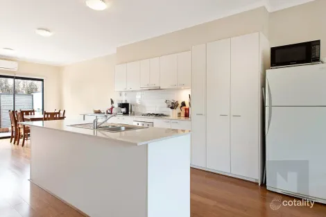 Property photo of 2/16 Dean Street Yarraville VIC 3013