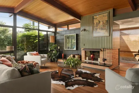 82 Hawken Dr, St Lucia, QLD 4067