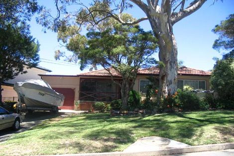 82 Thurlgona Rd, Engadine, NSW 2233