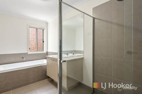 1 Beard St, Armstrong Creek, VIC 3217