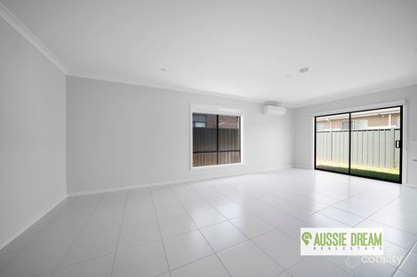Property photo of 21 Azadi Crescent Strathtulloh VIC 3338