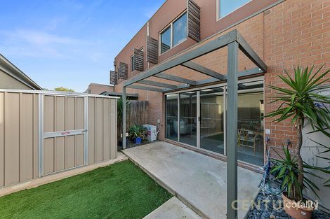 Property photo of 5 Pine Way Pakenham VIC 3810