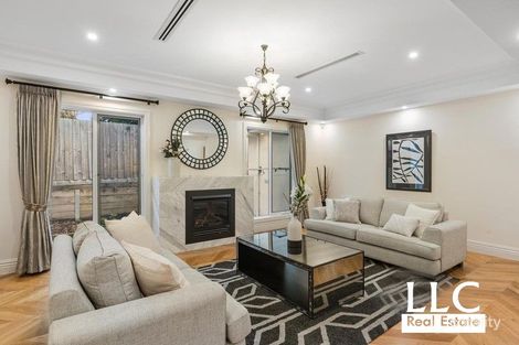 Property photo of 4 Gillian Road Mount Waverley VIC 3149