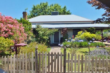 17 Hills St, Young, NSW 2594