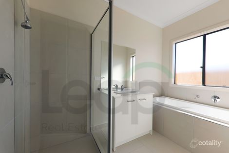 Property photo of 20 Hazelmere Avenue Eynesbury VIC 3338