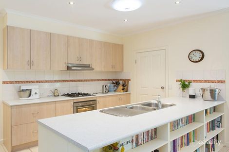 Property photo of 71 Faversham Avenue Lake Gardens VIC 3355