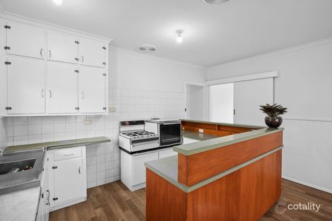 Property photo of 2 Myrtle Street Werribee VIC 3030