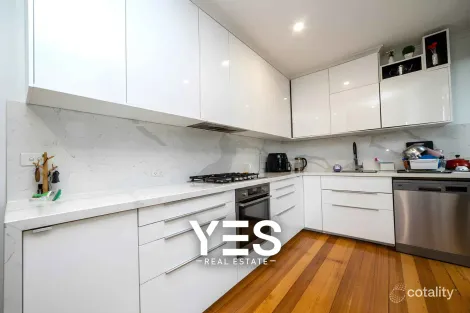 Property photo of 32 Lemana Crescent Mount Waverley VIC 3149
