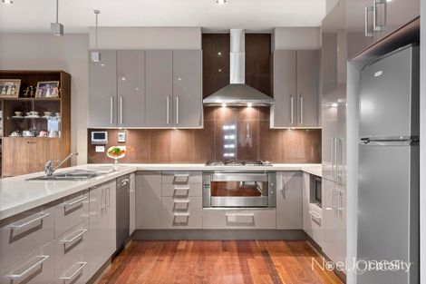 Property photo of 1 Cameron Road Box Hill North VIC 3129