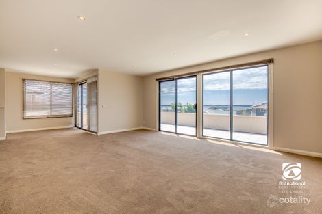 Property photo of 15 Eagle Bay Terrace Paynesville VIC 3880