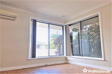 Property photo of 6 Phillip Place Utakarra WA 6530