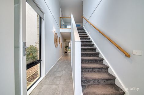 Property photo of 25 Willowdene Way Berwick VIC 3806