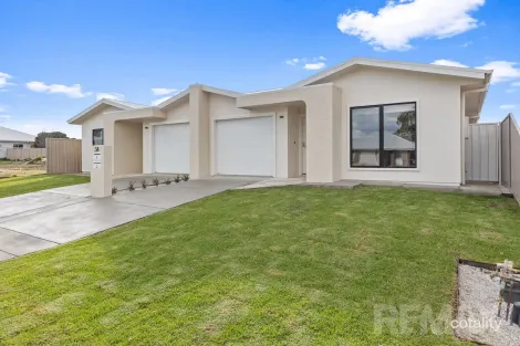 2/34 Gibson St, Boorooma, NSW 2650