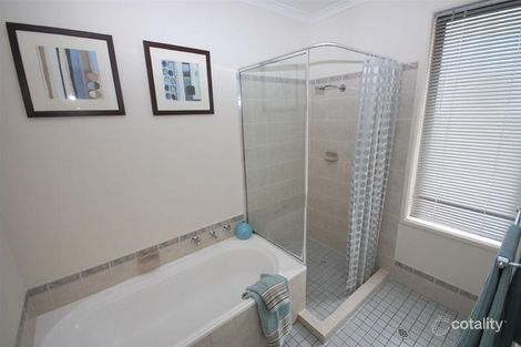 30 Summer Hill Ct, Wynn Vale, SA 5127