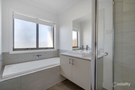 Property photo of 35 Norman Road Donnybrook VIC 3064